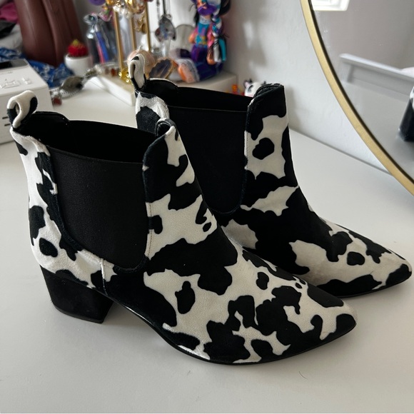 Chic Cow Print Ankle Booties - Picture 2 of 6